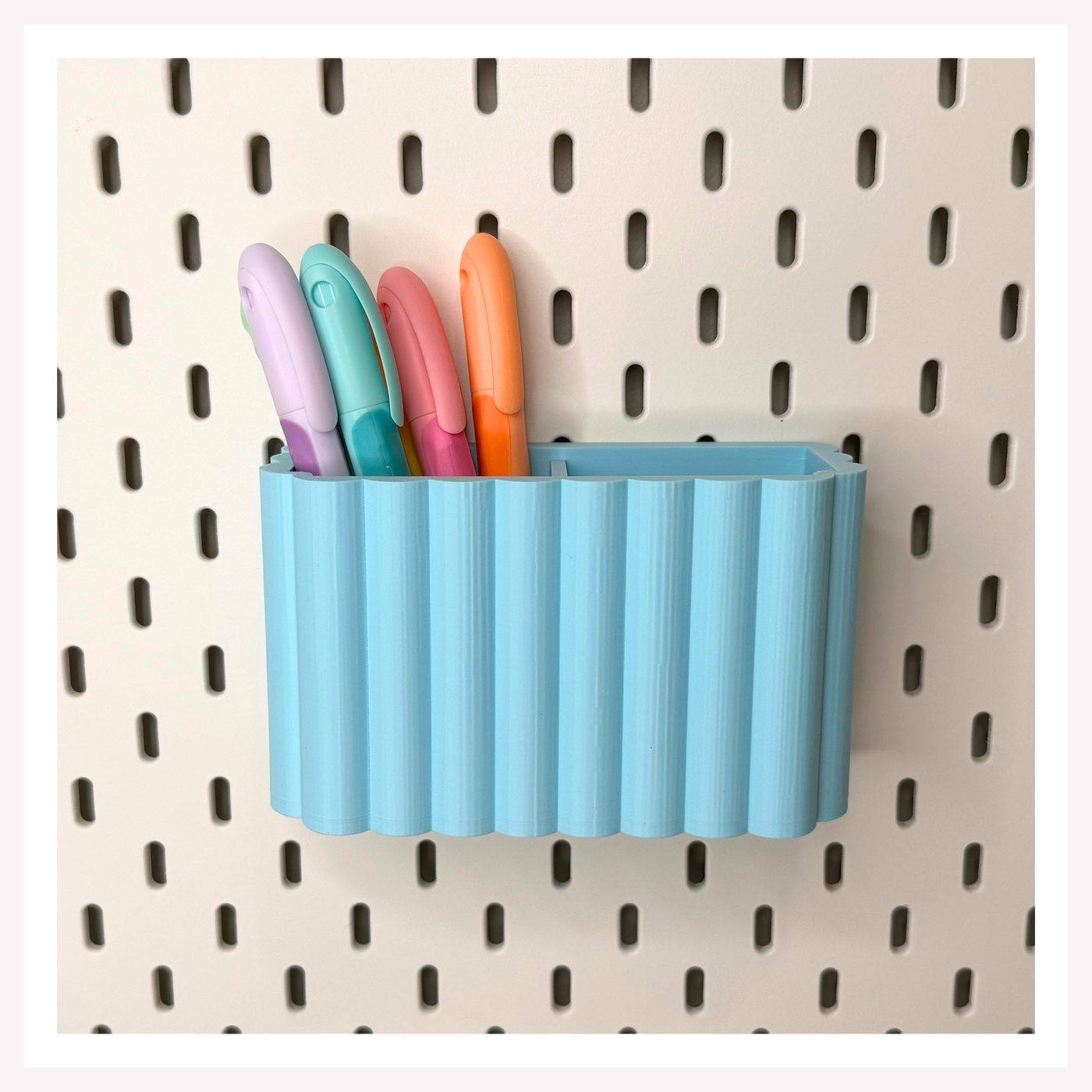 Double Scallop Storage Cup
