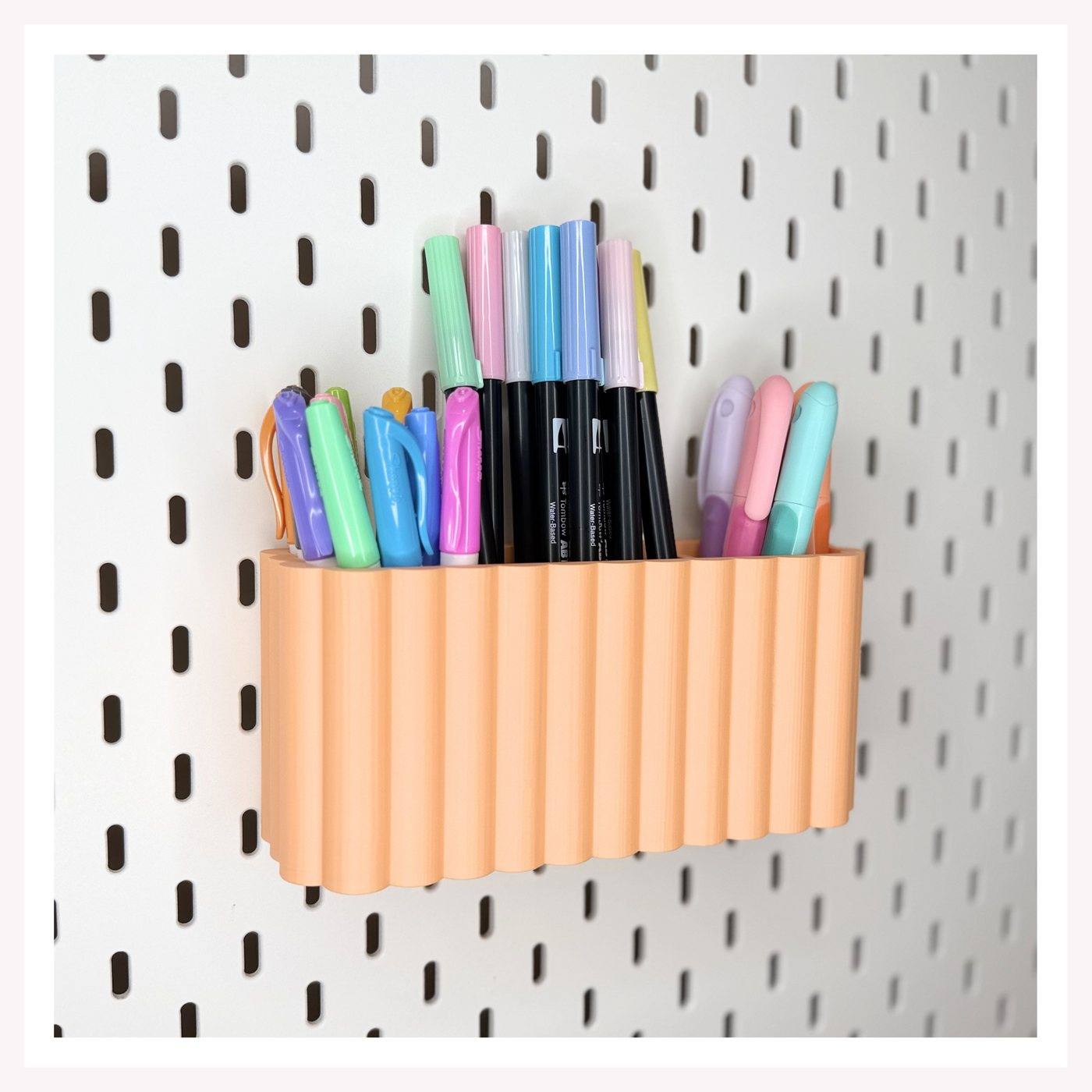 Triple Scallop Storage Cup